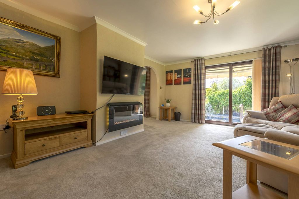 Property photo 2 of 39