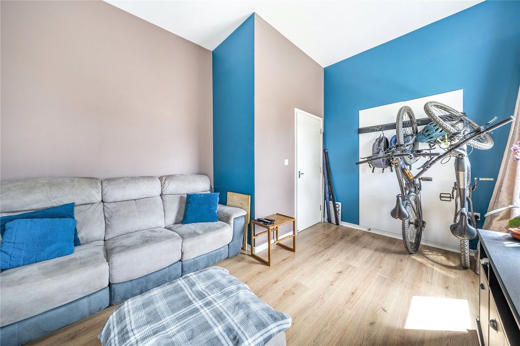 Property photo 3 of 11 Picture No. 11