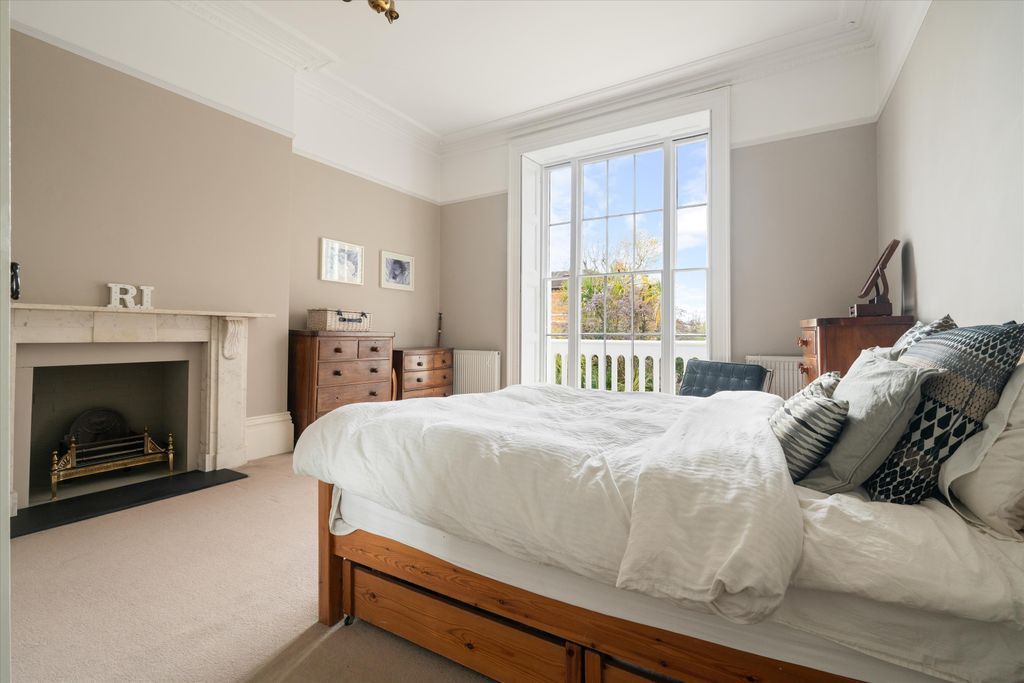 Additional image 7 of 3 bed maisonette for saleOakfield Road, Clifton, Bristol BS8