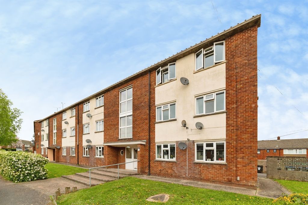 Property photo 1 of 12