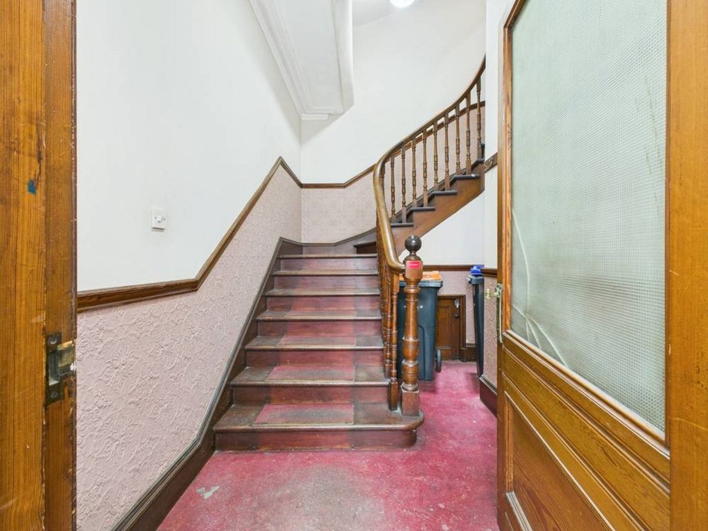 Property photo 2 of 25