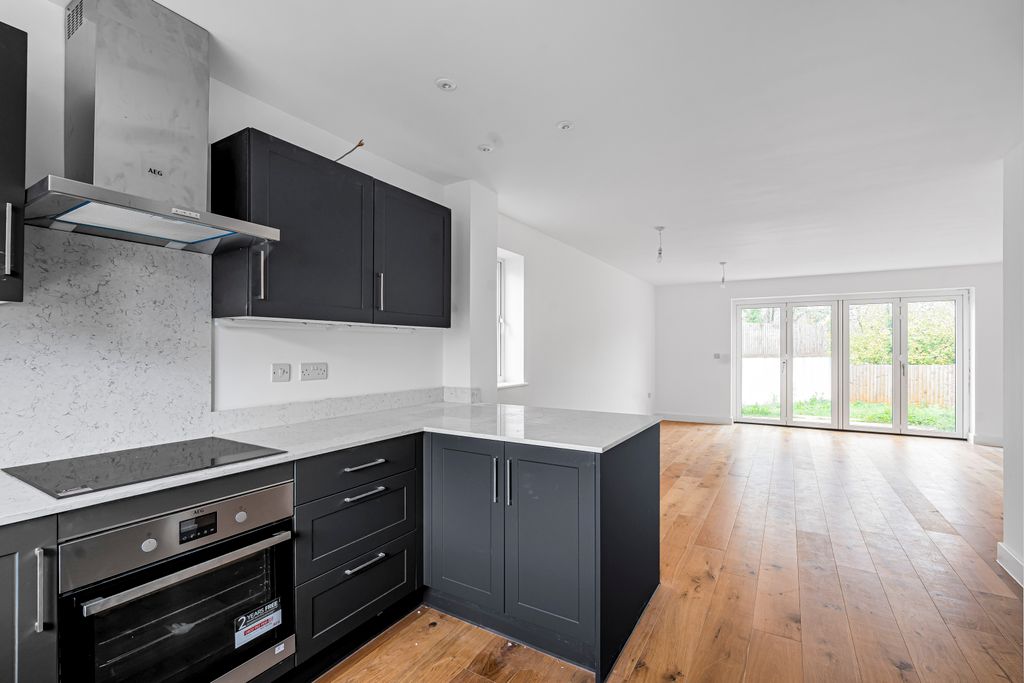 Property photo 3 of 25