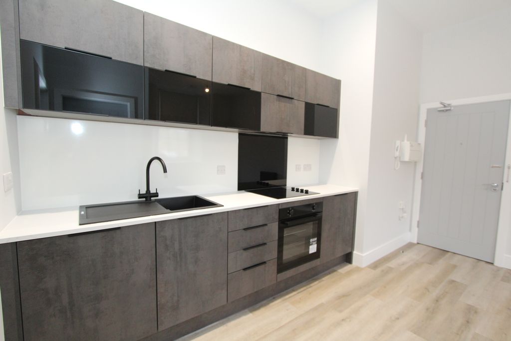 Property photo 2 of 8 2025-10-01 15.21.55