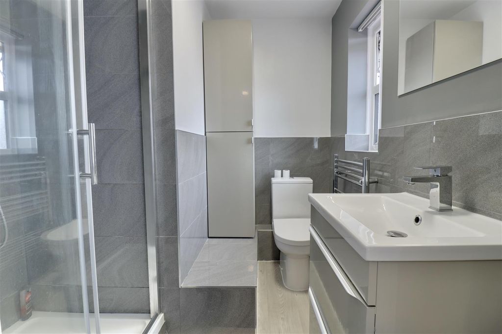 Property photo 3 of 15 6Bca5Ae0-D183-44C8-Ae1C-6F93D30284De_1_201_A.Jpeg