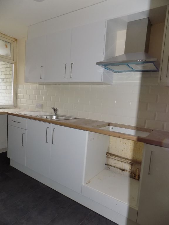 Property photo 1 of 9 Kitchen
