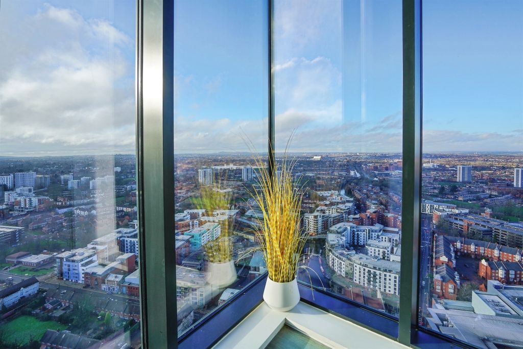 Property photo 2 of 24