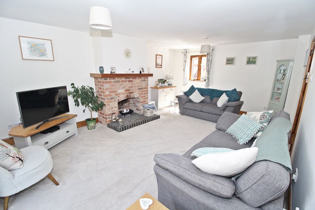 Property photo 3 of 19 4336545