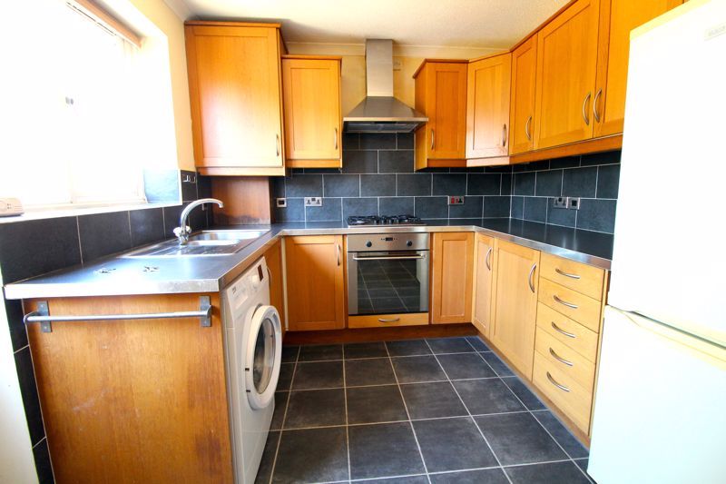 Property photo 2 of 7 Kitchen