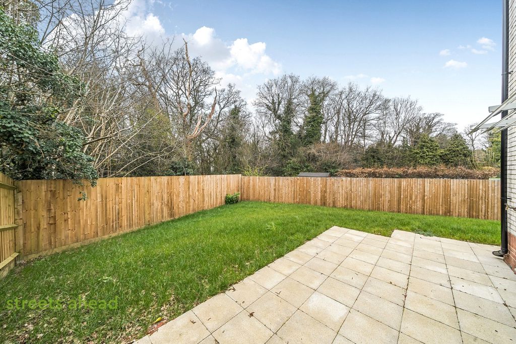 Property photo 3 of 19 9Ae10378-13Fd-4A1...