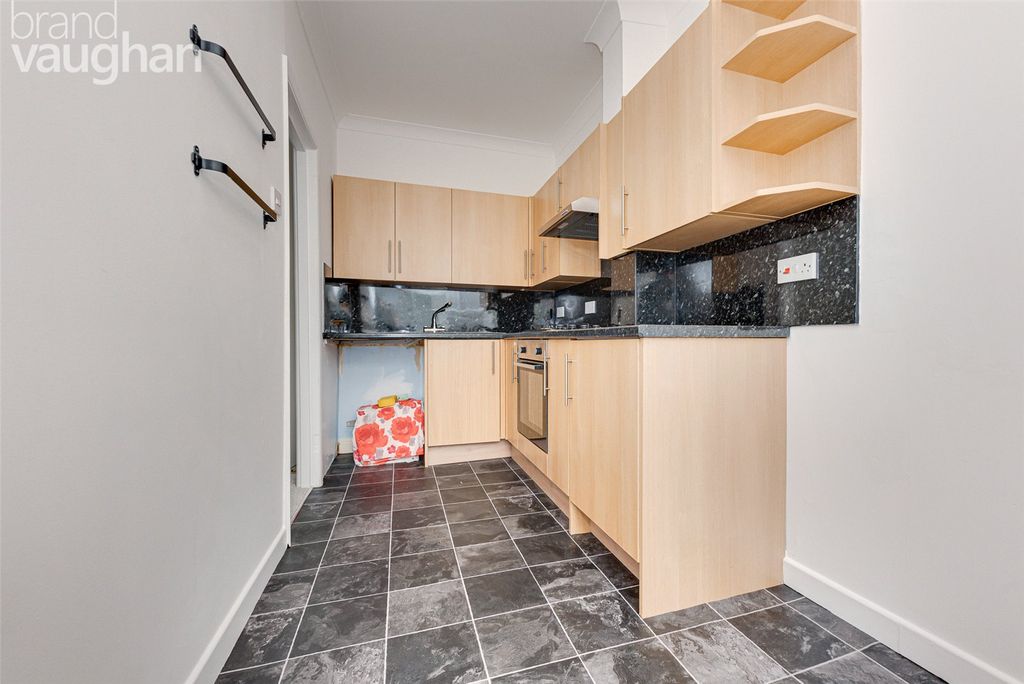 Property photo 3 of 8 Kitchen