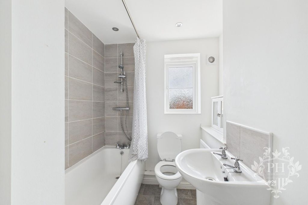 Property photo 3 of 9 Cam02002G0-Pr0157-Still004.Jpg