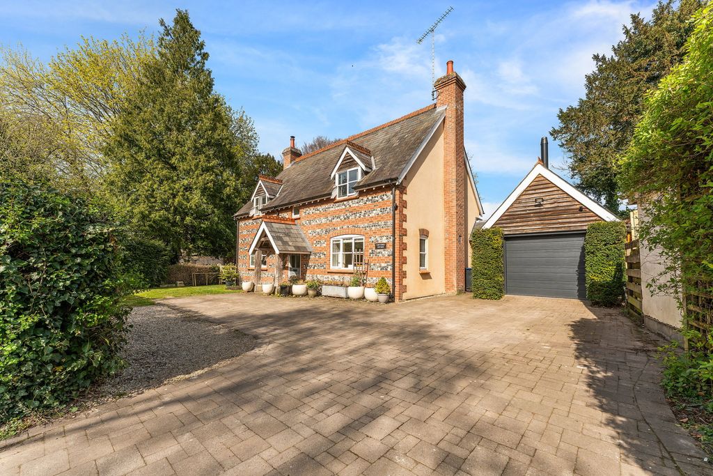 Property photo 2 of 31