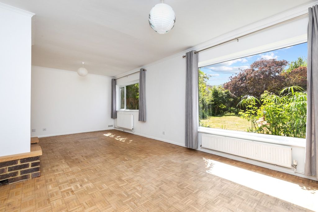 Property photo 2 of 19 4410233