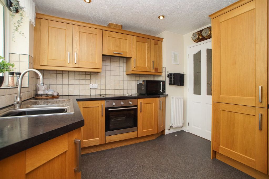 Property photo 2 of 23 Kitchen
