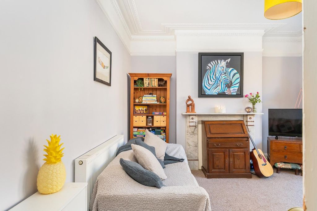 Property photo 3 of 35 3B9Rke - Living Room C.Jpg