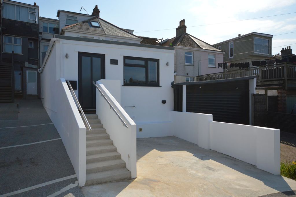 Property photo 1 of 9 External