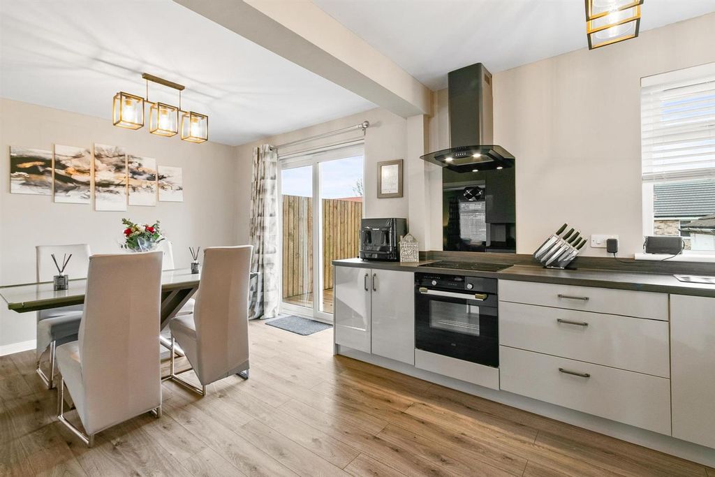 Property photo 3 of 24