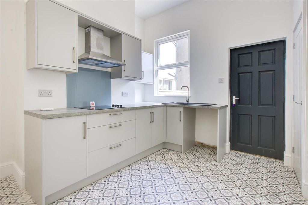 Property photo 3 of 16