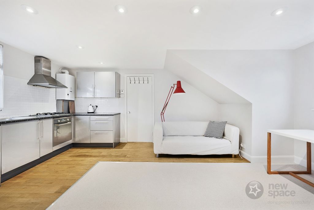 Property photo 3 of 11 Photo 3