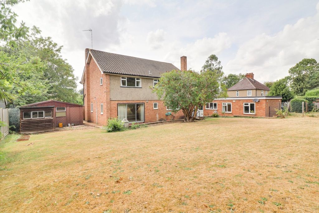 Property photo 2 of 12