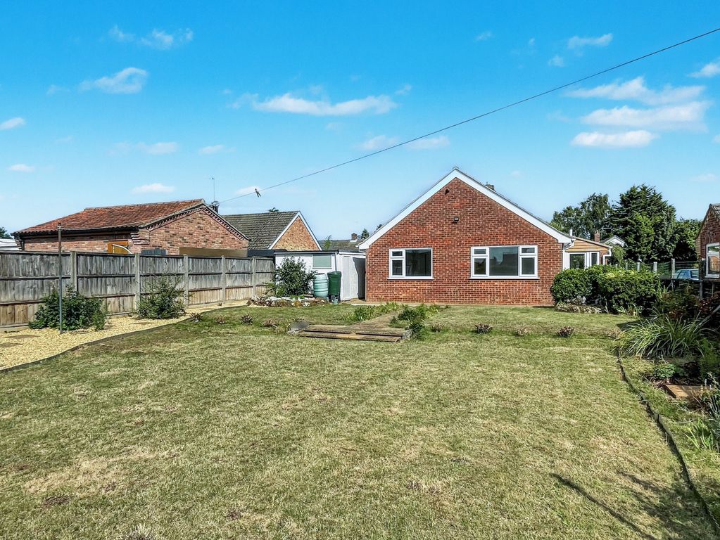 Property photo 2 of 15 3915444