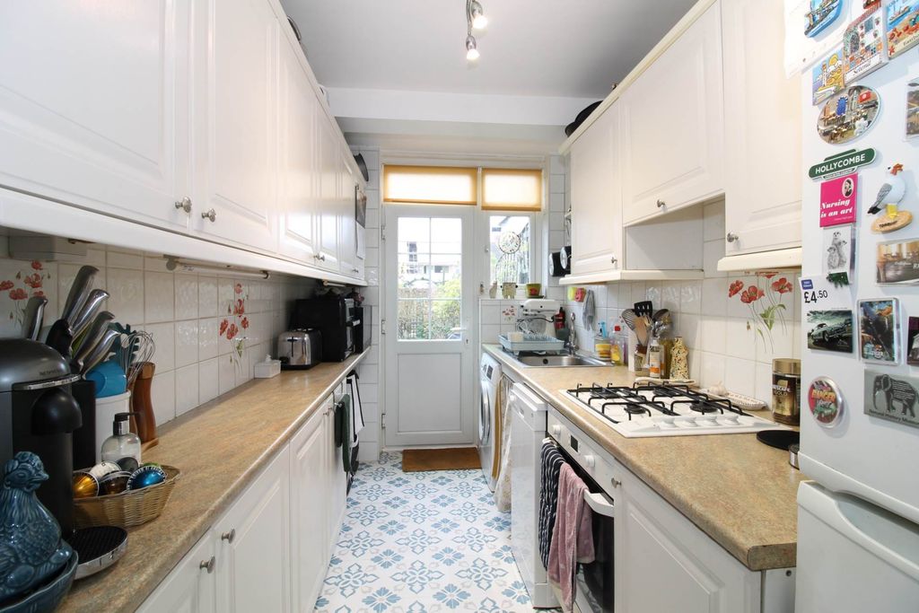 Property photo 2 of 13