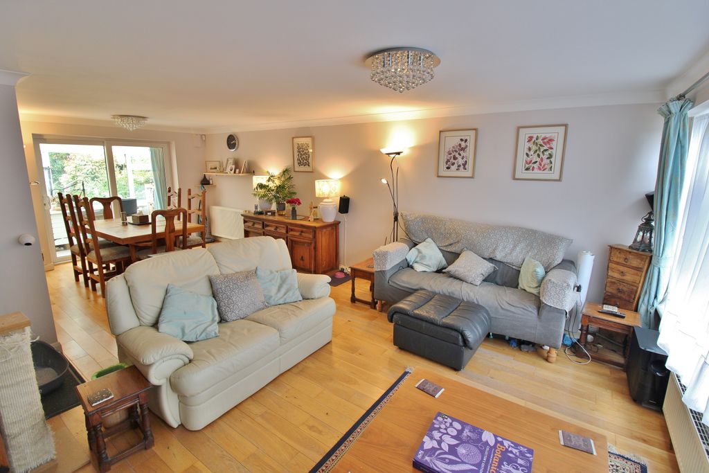 Property photo 2 of 18