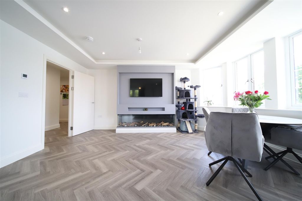 Additional image 7 of 1 bed flat for sale72, The Ridgeway, Enfield EN2