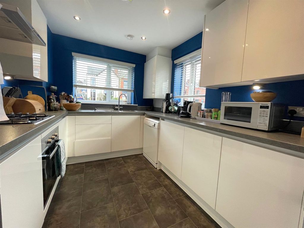 Property photo 2 of 23 d.Jpg