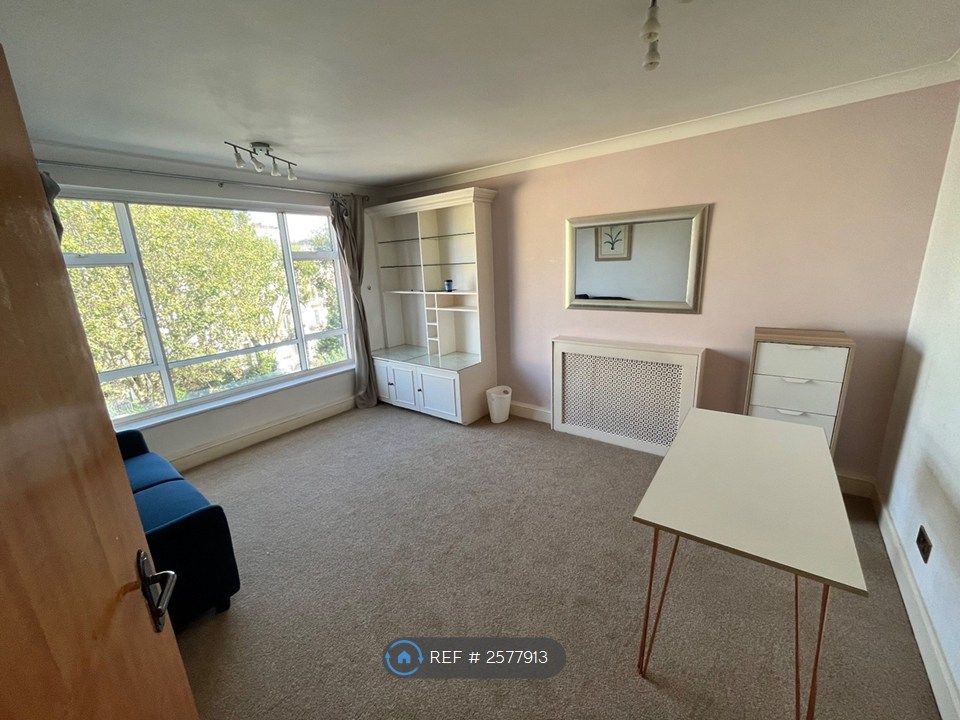 Property photo 3 of 11