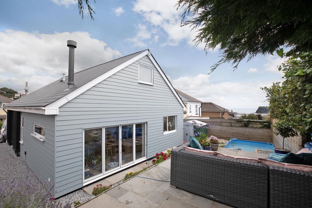 Property photo 1 of 17 Photo 3