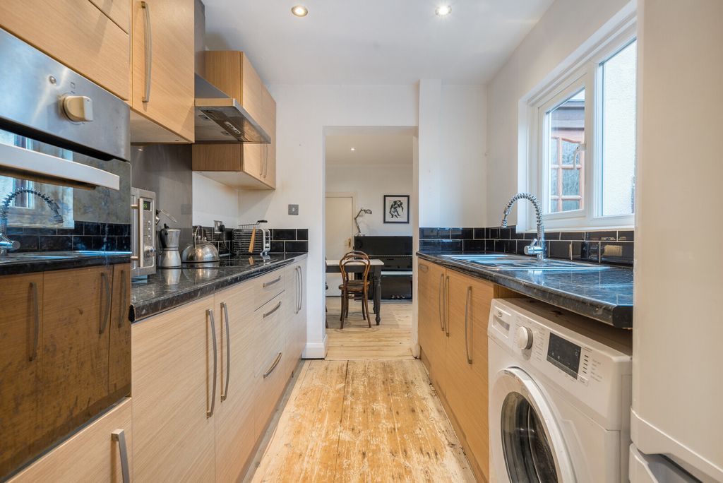 Property photo 3 of 16 Kitchen