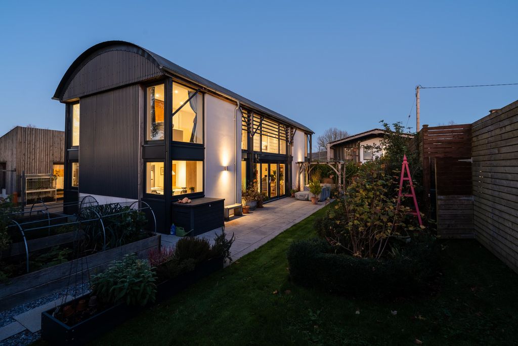 Property photo 3 of 50