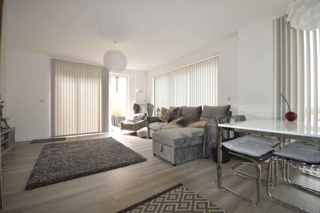 Property photo 2 of 9 Gallery