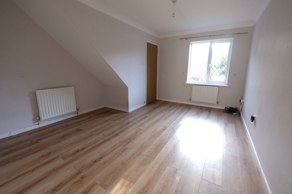 Property photo 3 of 13 Sitting Room