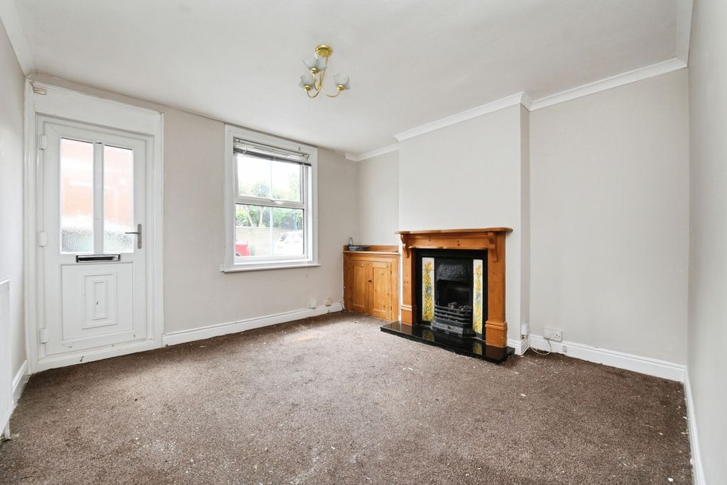 Property photo 3 of 8 Pbox-Img.Jpg