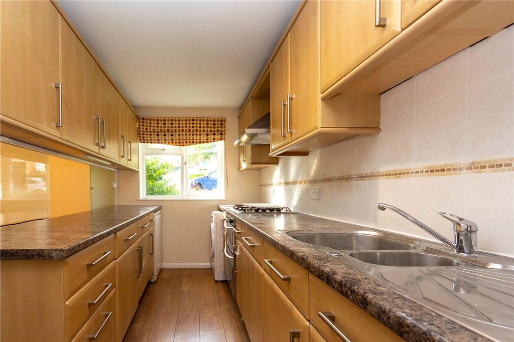 Property photo 3 of 8 Kitchen