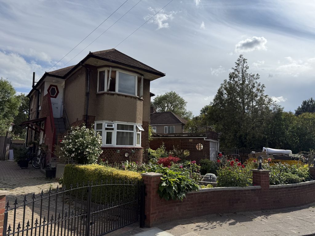 Property photo 1 of 6 2Â Bedroom Maisonette For Rent