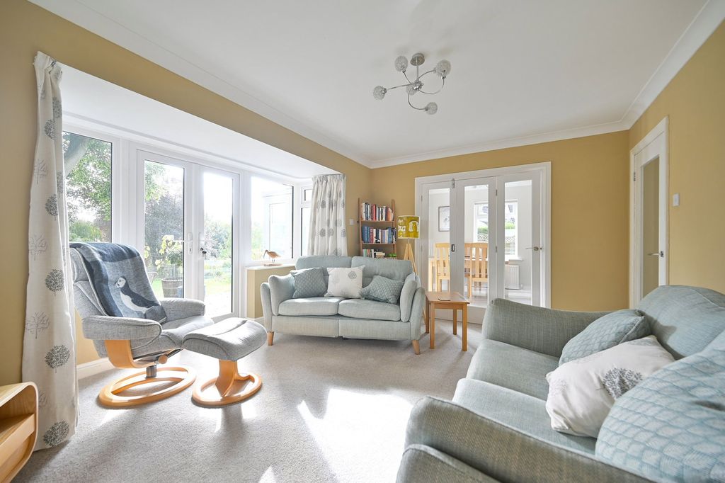 Property photo 2 of 34