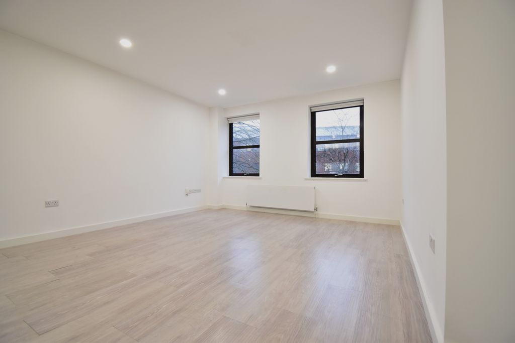 Property photo 3 of 8 Dsc_0447