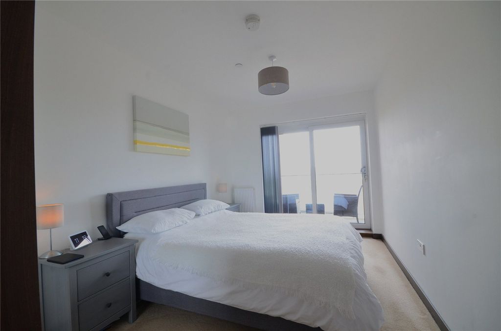 Additional image 6 of 2 bed flat for sale52 Queens Road, East Grinstead, West Sussex RH19