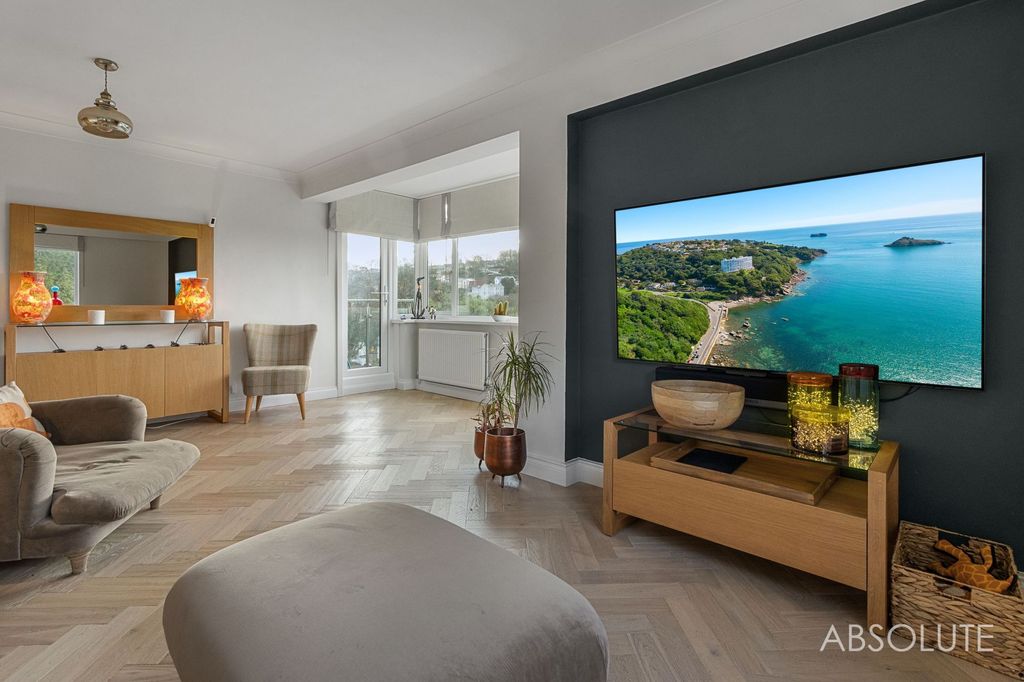 Property photo 2 of 23