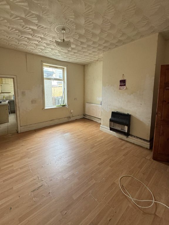 Property photo 3 of 8 Dining Room 1
