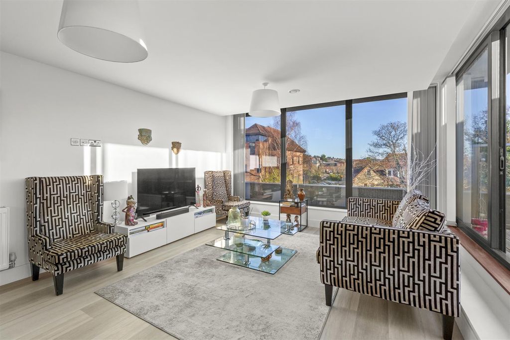 Property photo 2 of 18 Lounge/Diner