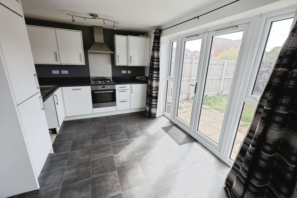 Property photo 3 of 11 Pbox-Img.Jpg