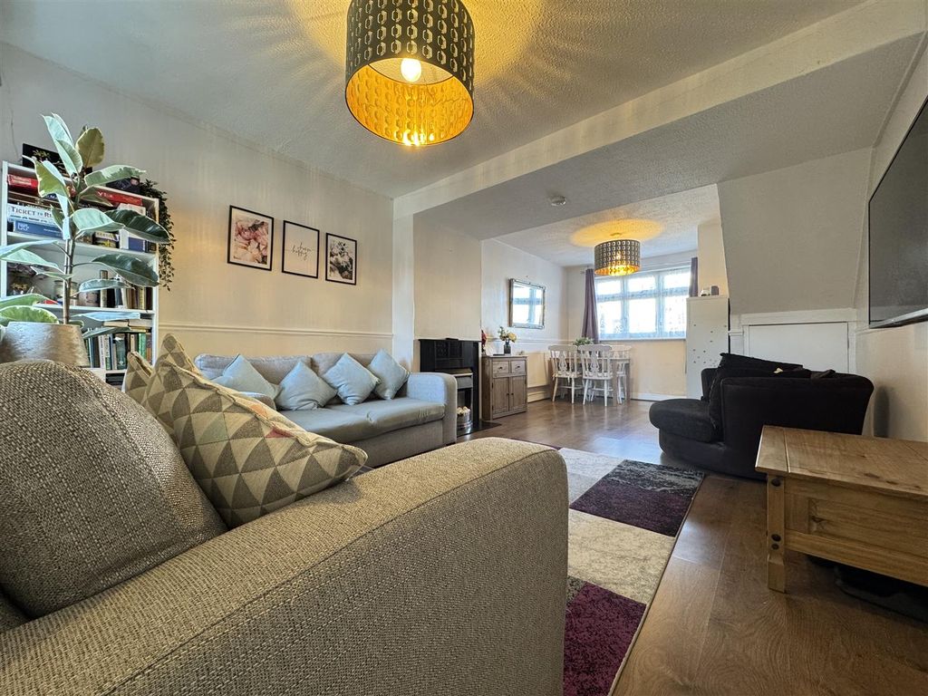 Property photo 2 of 21