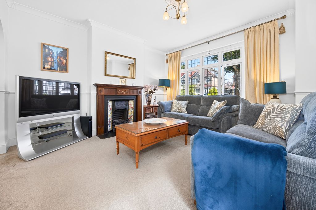 Property photo 2 of 19