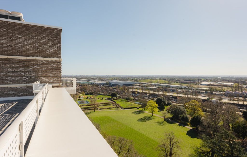 Property photo 1 of 11 Fairview New Homes - Zoopla -