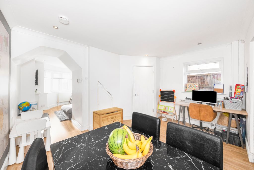 Property photo 3 of 21