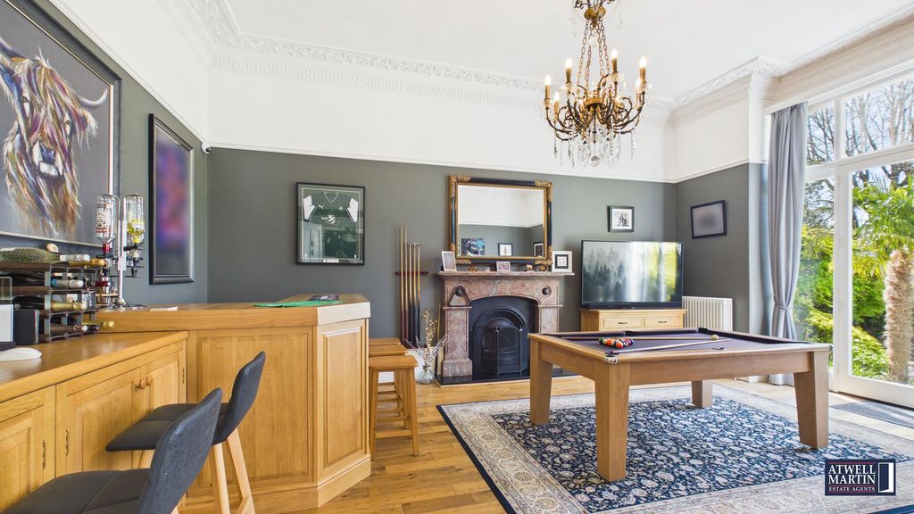Property photo 3 of 58